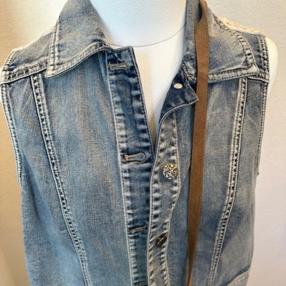 Womens Denim and Crochet Vest Chicos Size 1 NWT